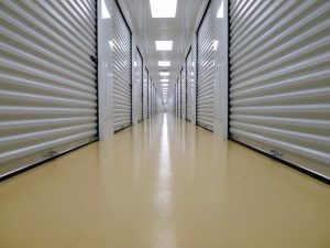 row of storage units to illustrate how to choose a reputable moving company